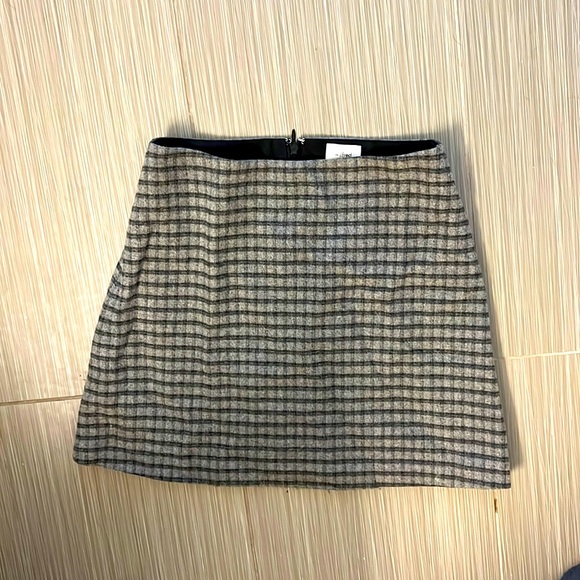 Aritzia Skirt— S - Picture 1 of 2